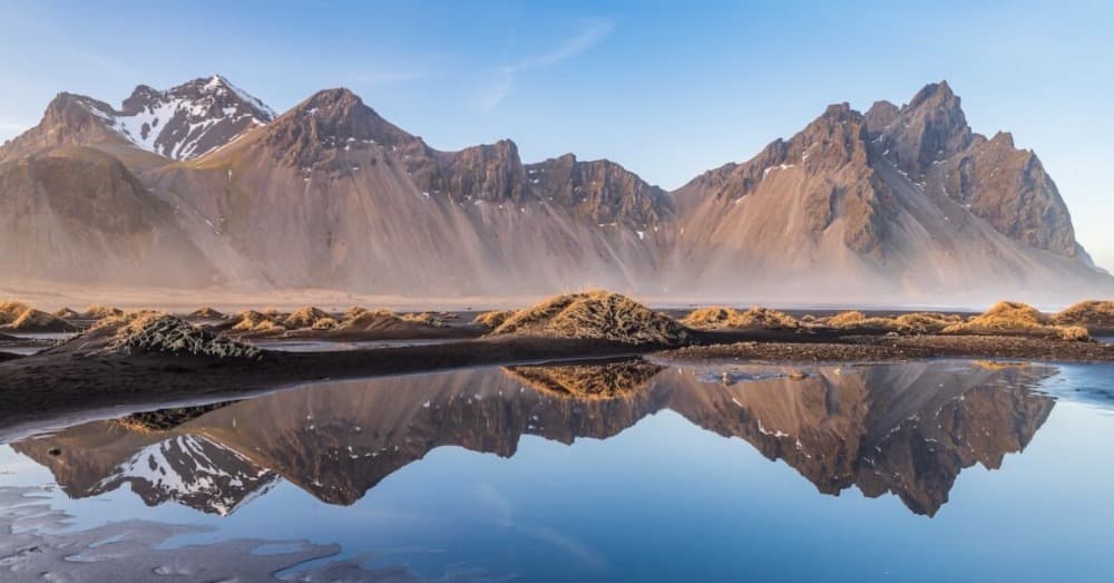 夏天冰島蝙蝠山