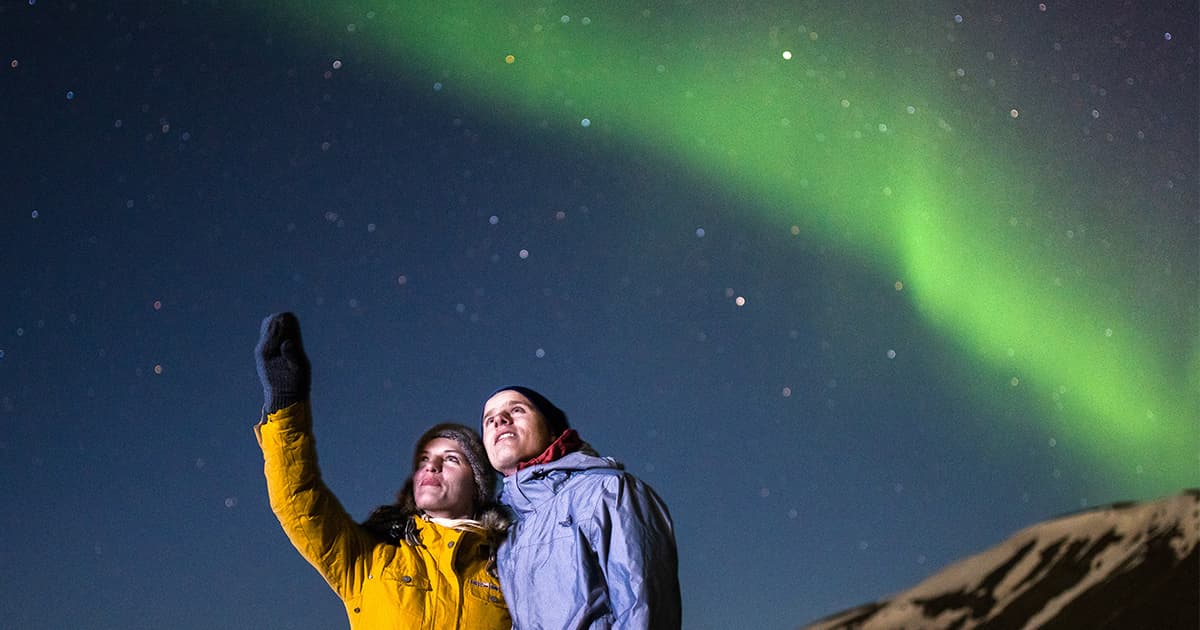 冬季冰島小團包車旅遊看極光