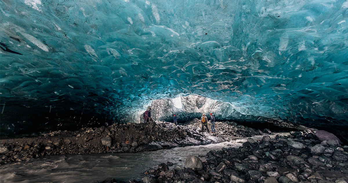 冰島蜜月藍冰洞健行