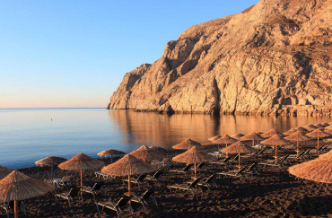 希臘聖托里尼黑沙灘