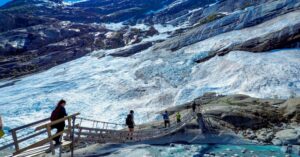 D1-1挪威冰川健行開始