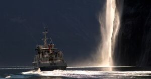 D8-3蓋倫格峽灣遊船